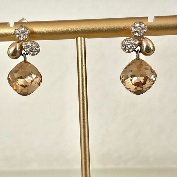 Gold tone rhinestone drop earrings - Picture 1 of 12